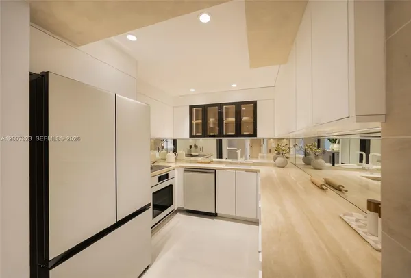 $11,000 | 2301 Collins Avenue, Unit 526, Miami Beach, FL 33139