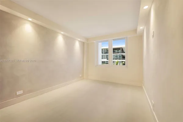 $11,000 | 2301 Collins Avenue, Unit 526, Miami Beach, FL 33139