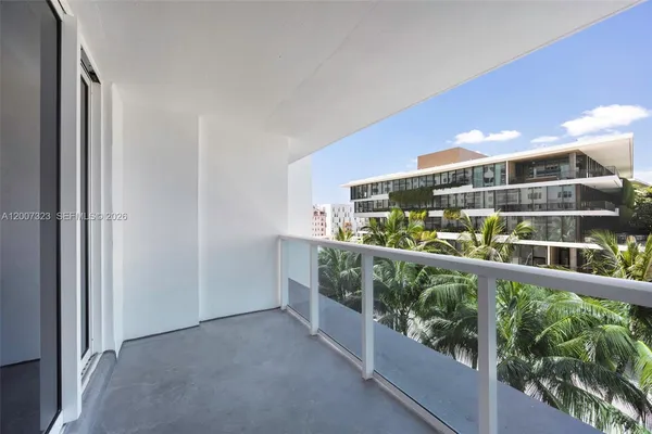 $11,000 | 2301 Collins Avenue, Unit 526, Miami Beach, FL 33139