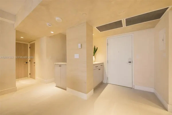 $11,000 | 2301 Collins Avenue, Unit 526, Miami Beach, FL 33139