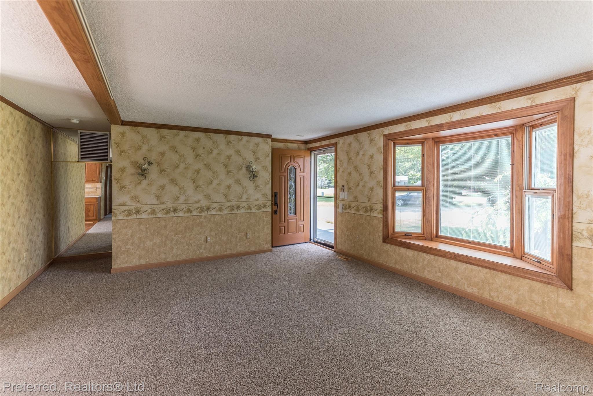 48722 Willis Road Belleville, MI 48111 - Photo 2 of 35 DSC_7023.jpg