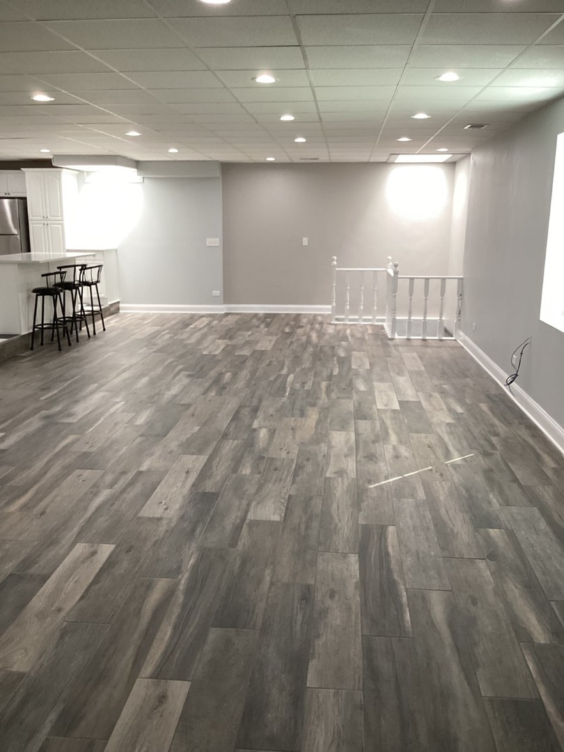 5481 North Northwest Highway Chicago, IL 60630 - Photo 38 of 60 a view of a room with gym equipment