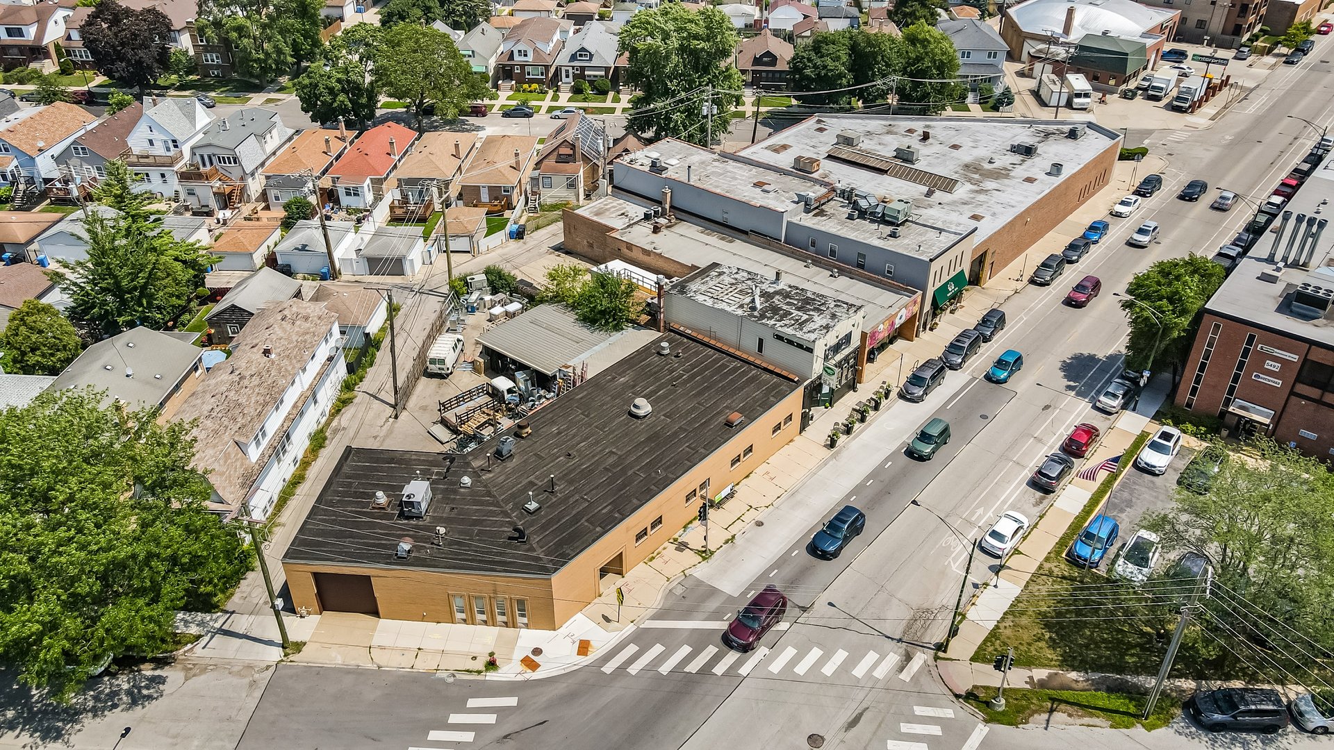 5481 North Northwest Highway Chicago, IL 60630 - Photo 5 of 60 an aerial view of a city