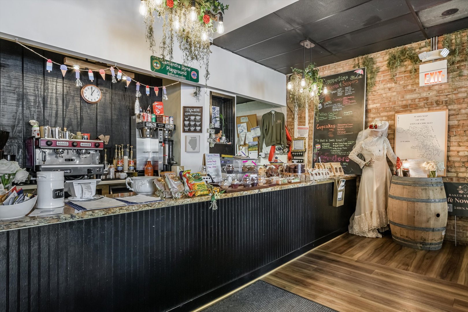 5481 North Northwest Highway Chicago, IL 60630 - Photo 10 of 60 a kitchen with a sink and cabinets