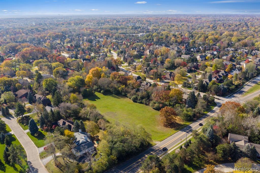 700 East Square Lake Road Bloomfield Hills, MI 48304 - Photo 6 of 11