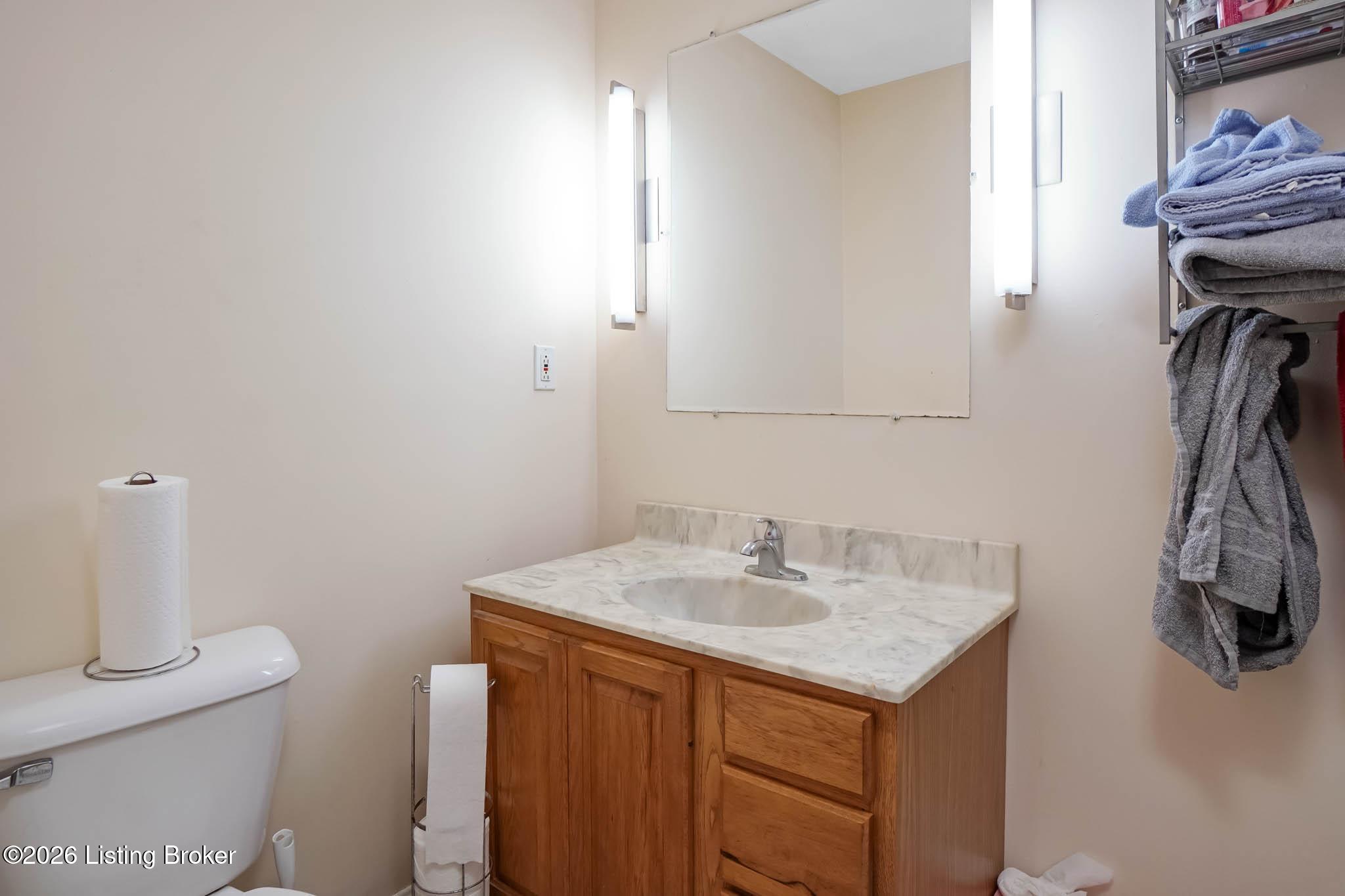 6705 Robin Road Crestwood, KY 40014 - Photo 12 of 29 Full Bathroom