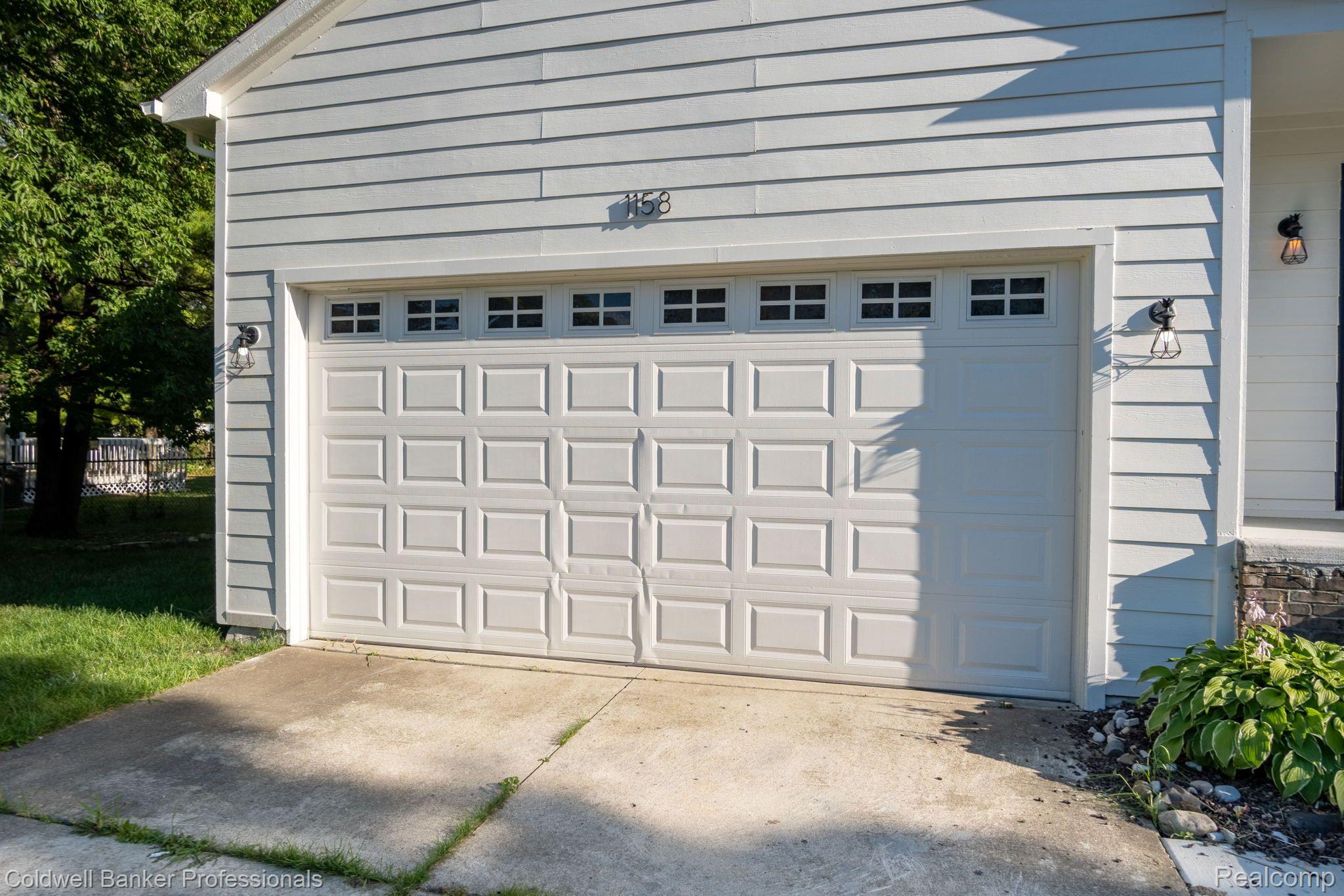 1158 Beta Road Walled Lake, MI 48390 - Photo 3 of 27 Gallery Image 3