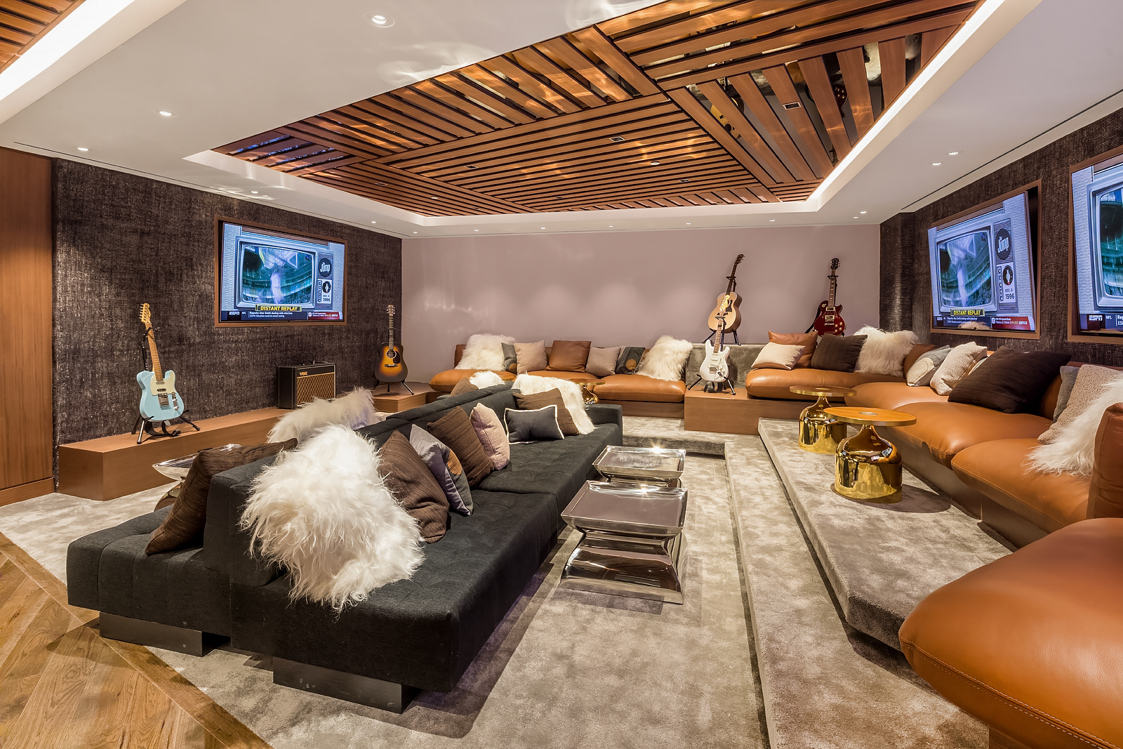 200 East 95th Street, Unit 18A Manhattan, NY 10128 - Photo 17 of 21 a living room with furniture