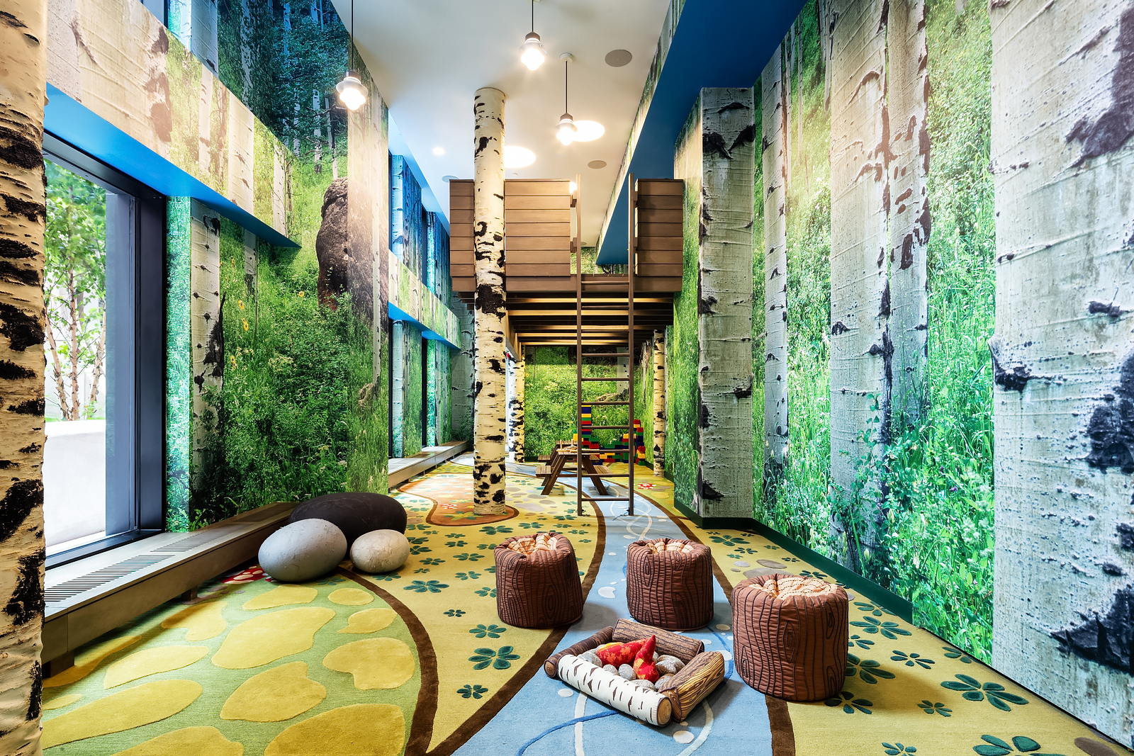 200 East 95th Street, Unit 18A Manhattan, NY 10128 - Photo 20 of 21 a outdoor space with lots of potted plants