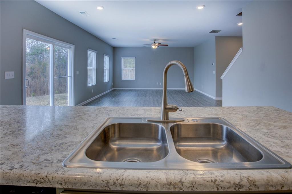 2502 Fraggle Roc Conyers, GA 30012 - Photo 13 of 33