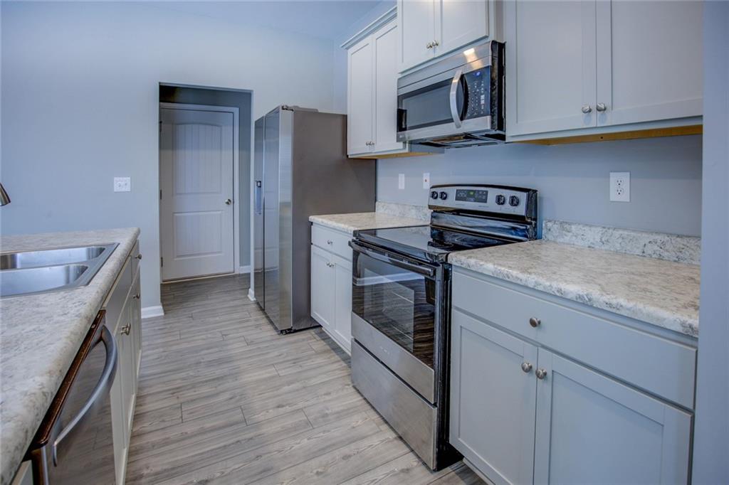 2502 Fraggle Roc Conyers, GA 30012 - Photo 15 of 33