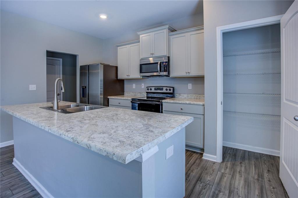 2502 Fraggle Roc Conyers, GA 30012 - Photo 16 of 33