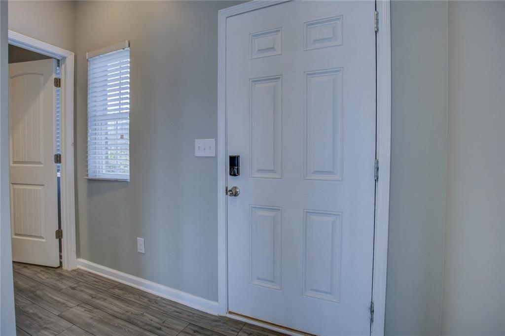 2502 Fraggle Roc Conyers, GA 30012 - Photo 3 of 33