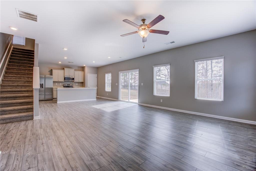 2502 Fraggle Roc Conyers, GA 30012 - Photo 4 of 33