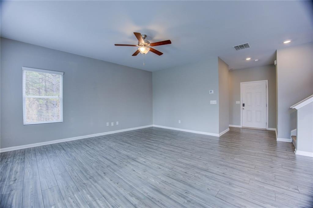 2502 Fraggle Roc Conyers, GA 30012 - Photo 7 of 33