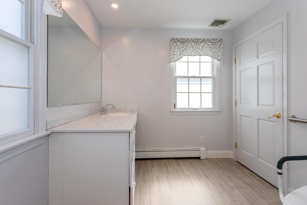 124 Old Farm Road Milton, MA 02186 - Photo 14 of 26