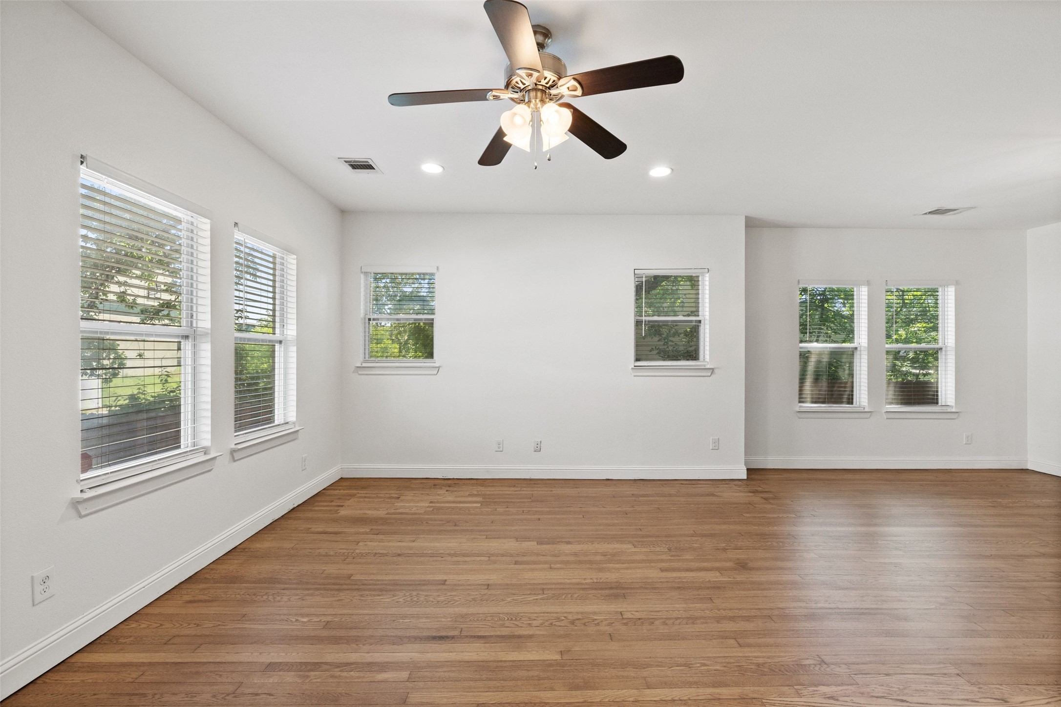 3203 East 18th Street Austin, TX 78721 - Photo 26 of 38