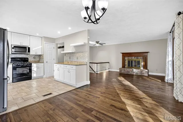 $350,000 | 309 Lemonwood Drive, St. Peters, MO 63376