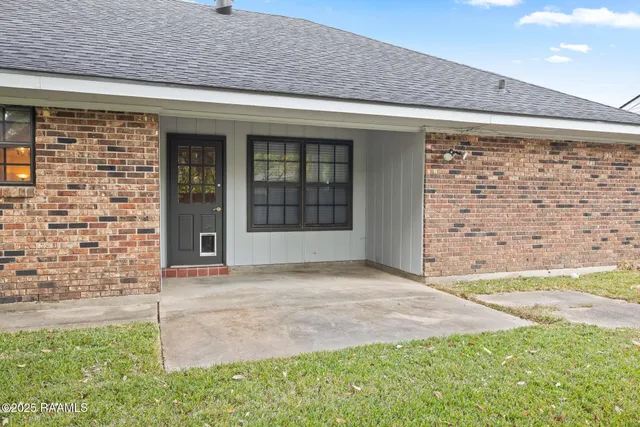 $215,000 | 210 San Carlos Circle, Lafayette, LA 70506