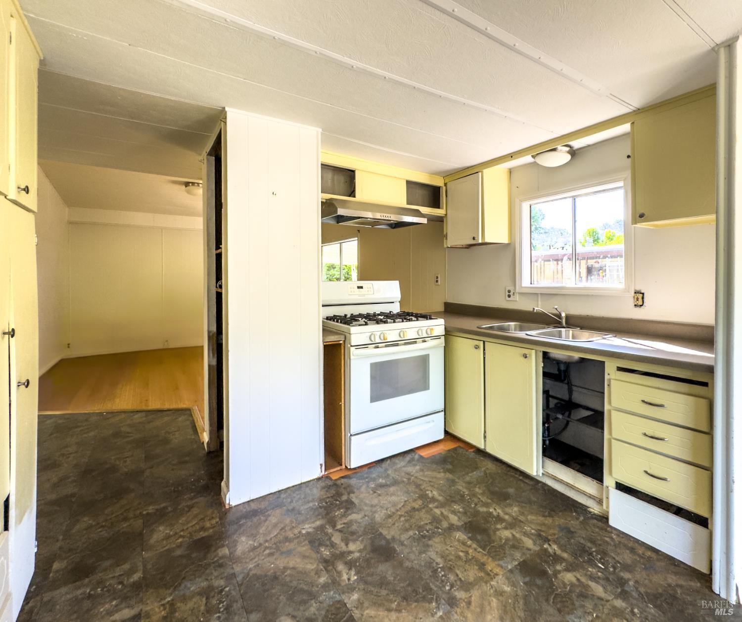 19401 Walker Road, Unit 12 Willits, CA 95490 - Photo 4 of 18