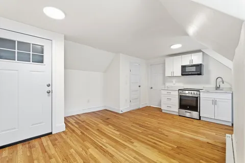 $2,550 | 70 Bellevue Street, Unit 3, Boston, MA 02125