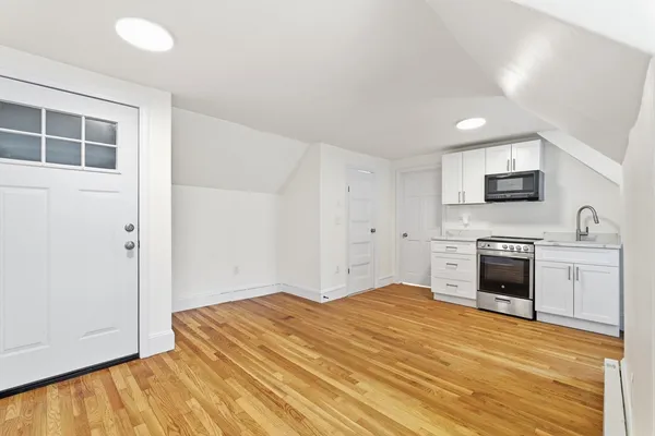 $2,550 | 70 Bellevue Street, Unit 3, Boston, MA 02125