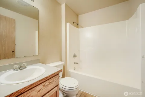 $349,950 | 9111 189th Street East, Puyallup, WA 98375