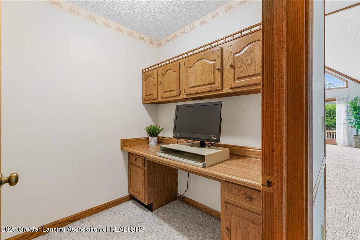 4240 Dell Road Lansing, MI 48911 - Photo 30 of 90 47-Media Jett - 39