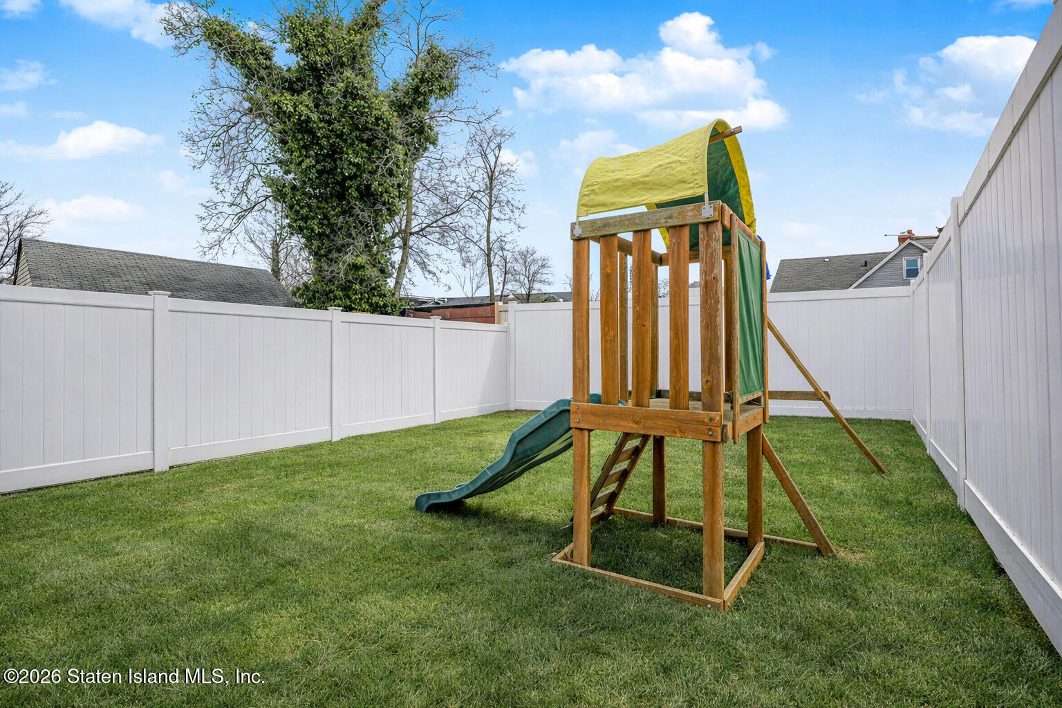 39 Post Lane Staten Island, NY 10303 - Photo 13 of 17 a view of a slide