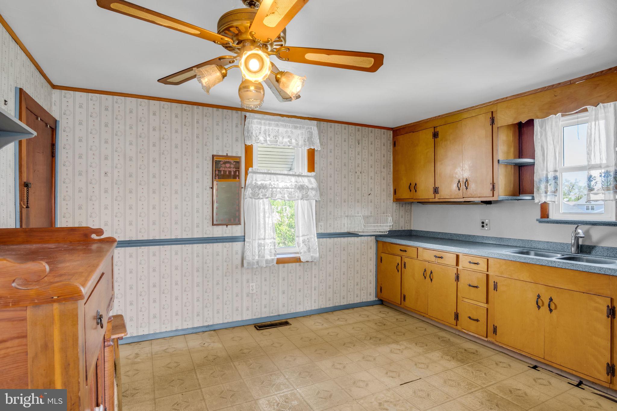 870 Baltimore Street Hanover, PA 17331 - Photo 14 of 36
