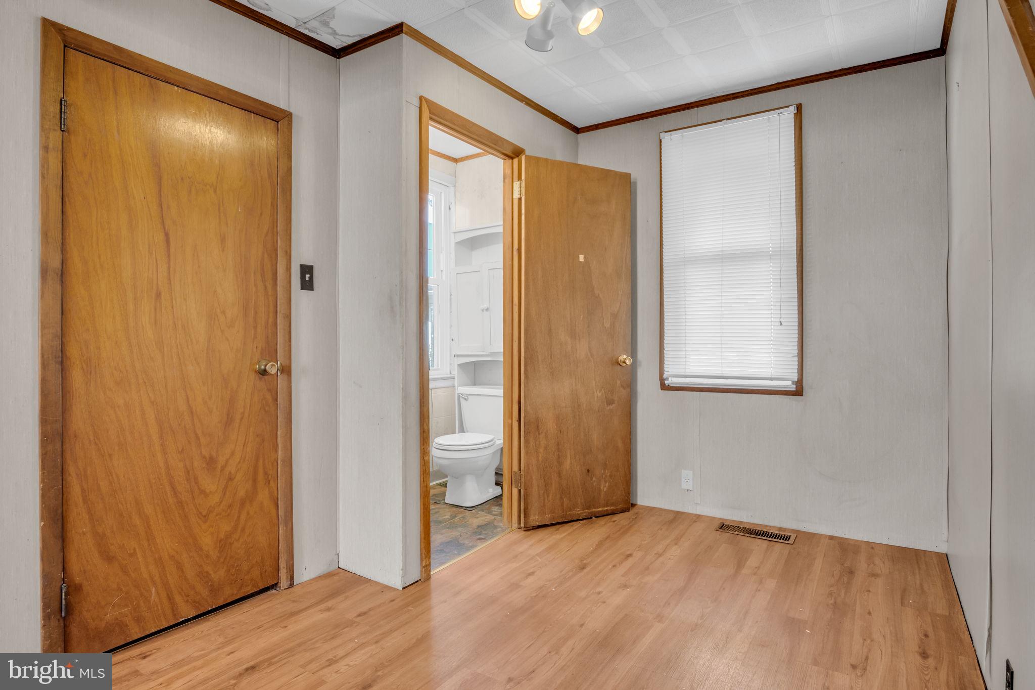 870 Baltimore Street Hanover, PA 17331 - Photo 9 of 36