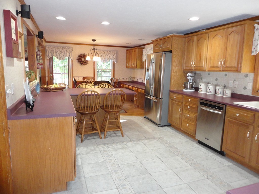 33 St Elmo Road Worcester, MA 01602 - Photo 8 of 30