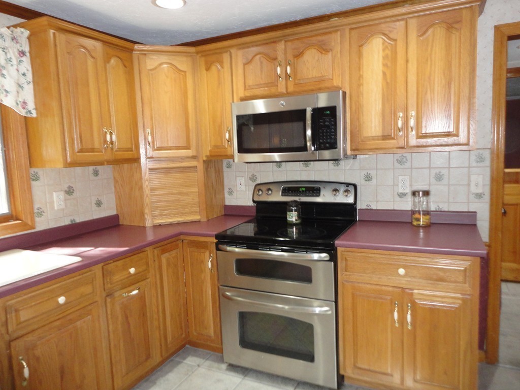 33 St Elmo Road Worcester, MA 01602 - Photo 10 of 30