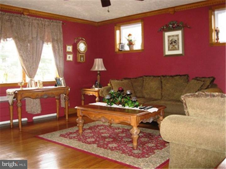 229 Red Lion Road Huntingdon Valley, PA 19006 - Photo 5 of 21