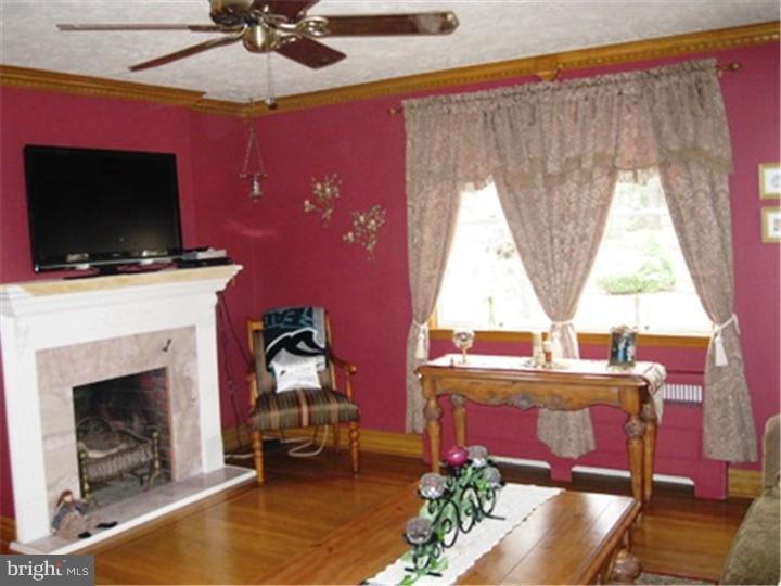 229 Red Lion Road Huntingdon Valley, PA 19006 - Photo 6 of 21
