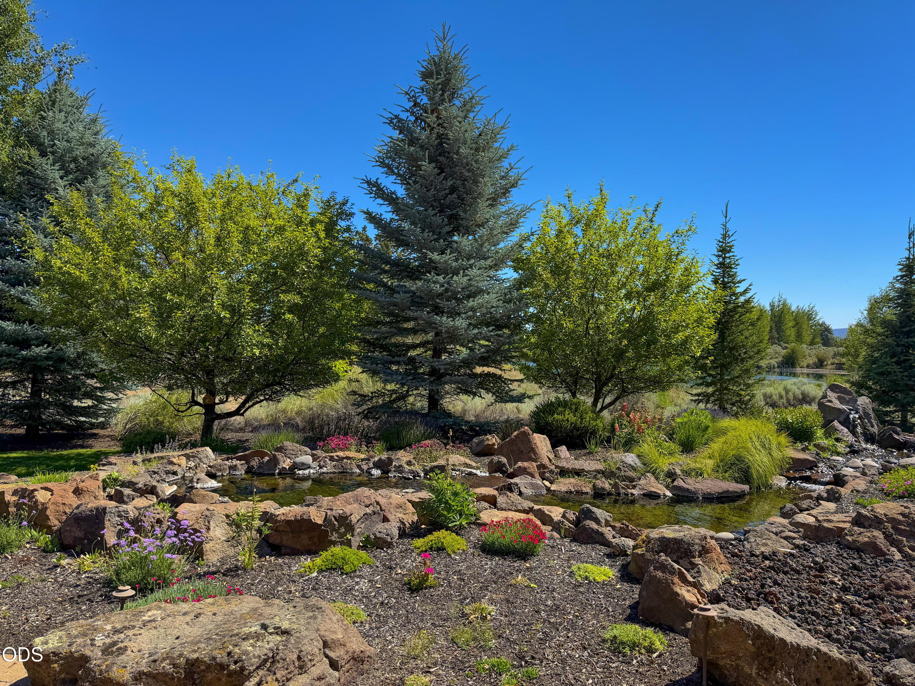 23098 Watercourse Way Bend, OR 97701 - Photo 26 of 31