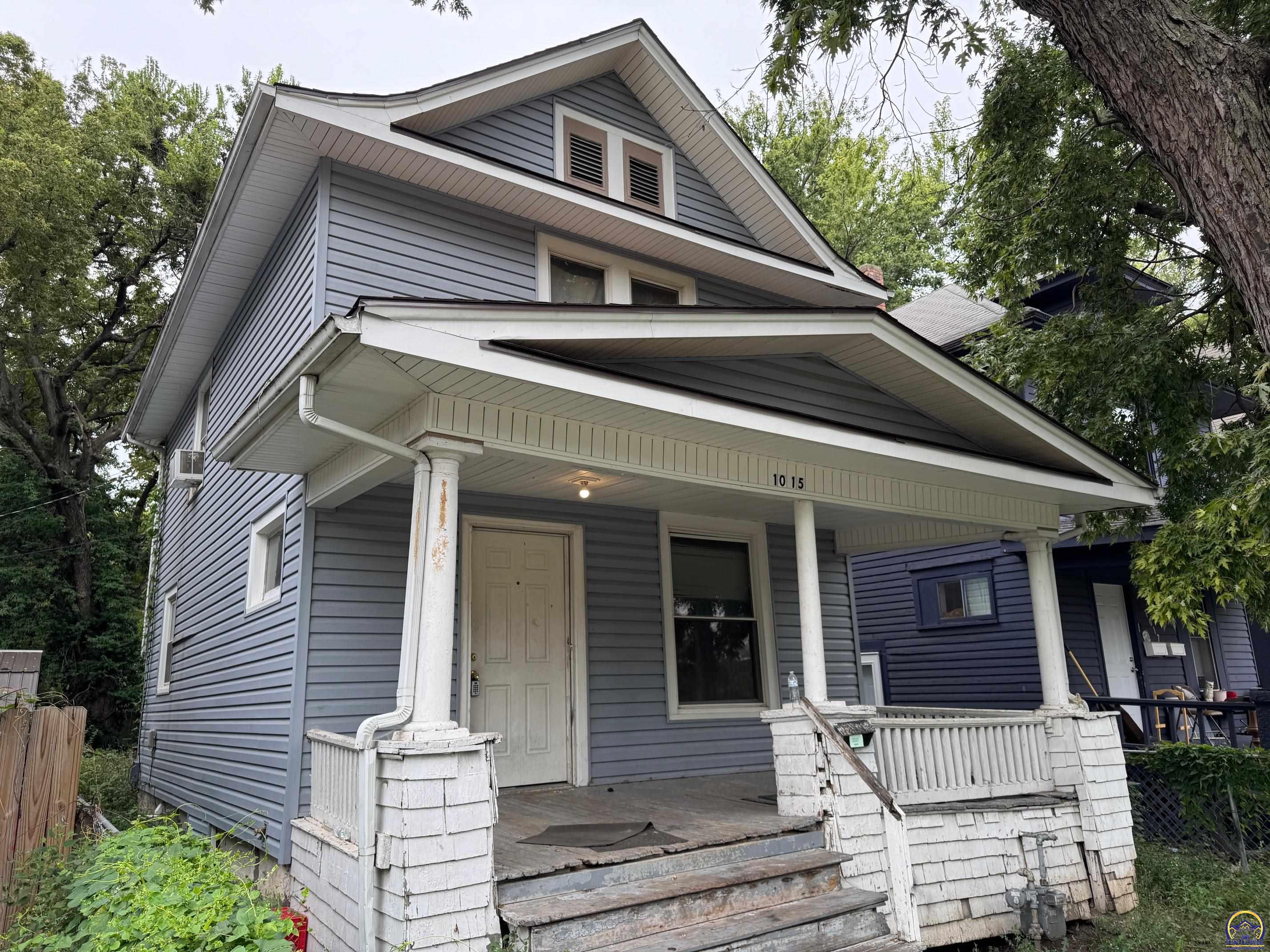 1015 Southwest 16th Street Topeka, KS 66604 - Photo 2 of 10