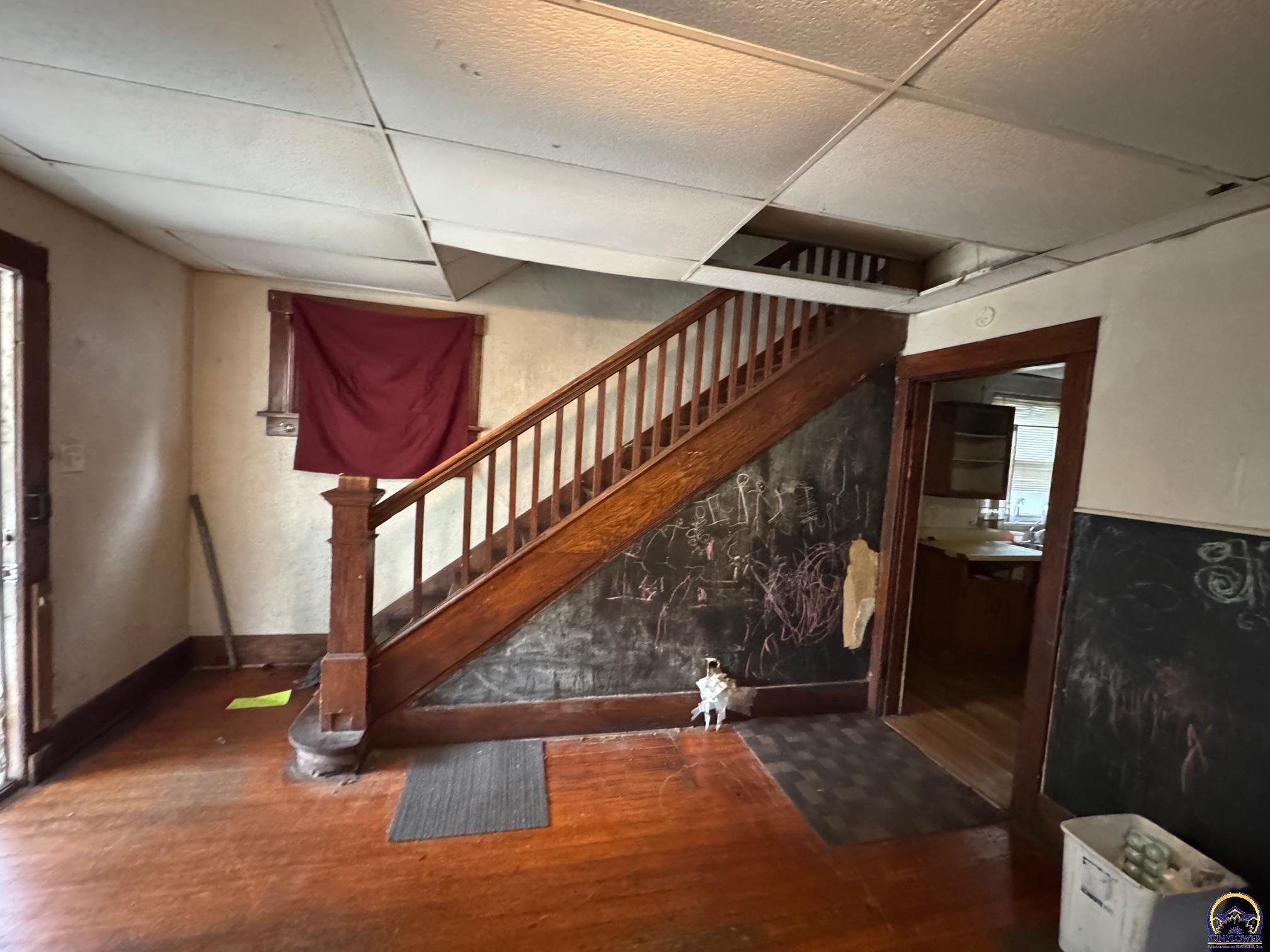 1015 Southwest 16th Street Topeka, KS 66604 - Photo 3 of 10