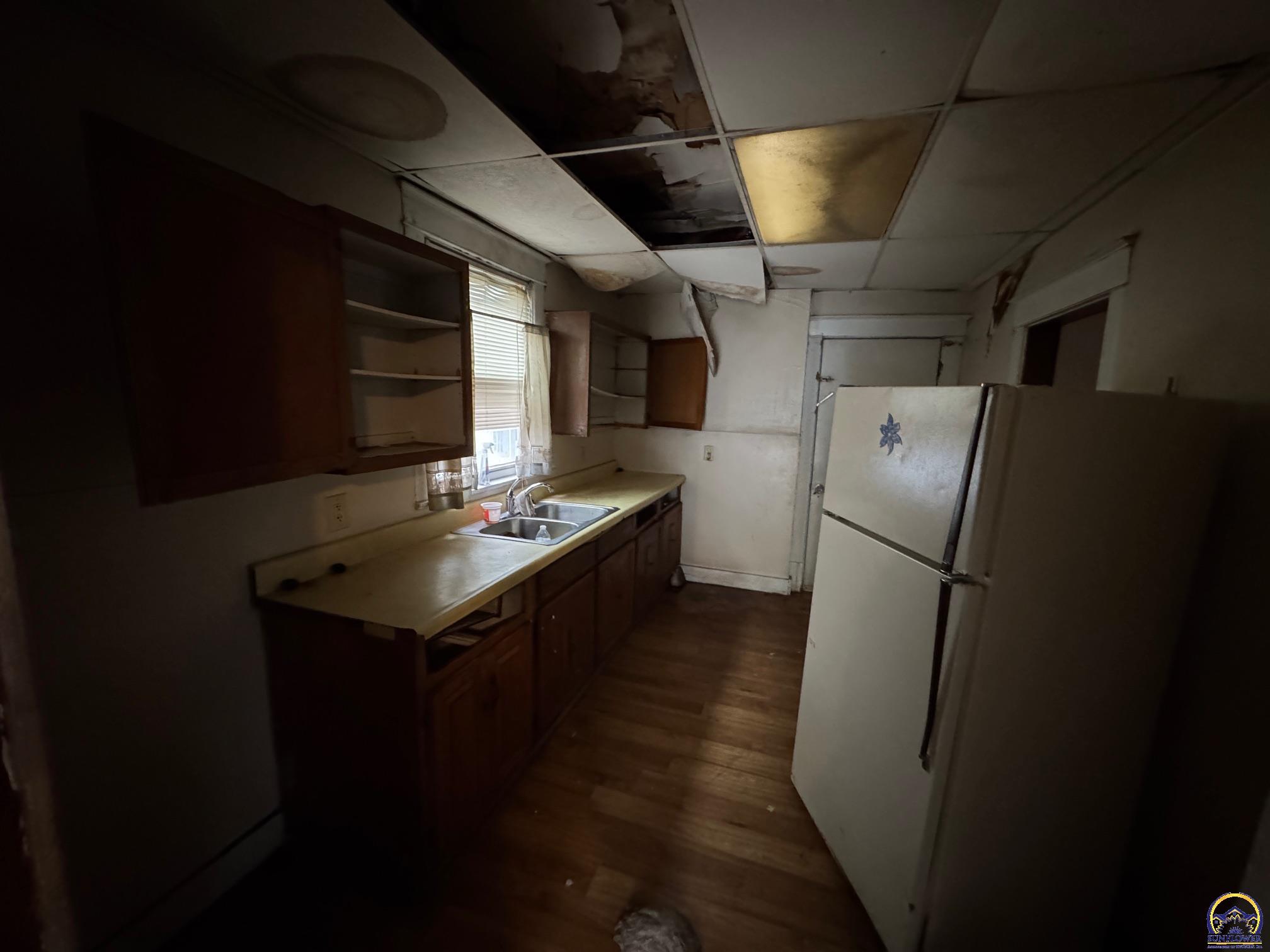 1015 Southwest 16th Street Topeka, KS 66604 - Photo 5 of 10