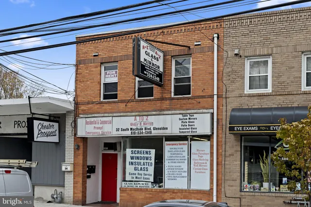 a building with a entrance and a windows