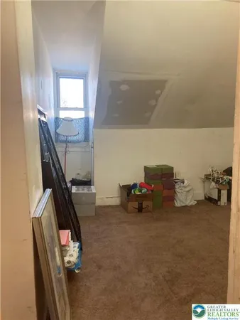 a view of livingroom with furniture