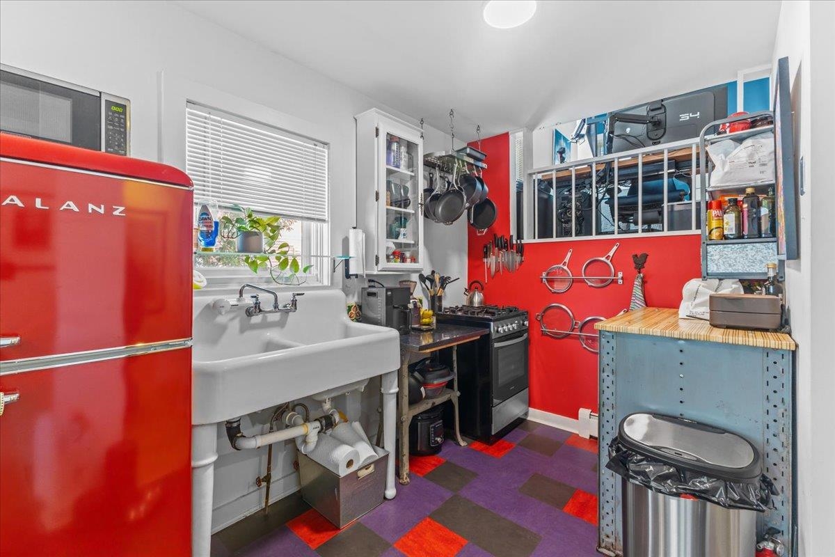 62 Lakeview Terrace, Unit B Burlington, VT 05401 - Photo 13 of 52