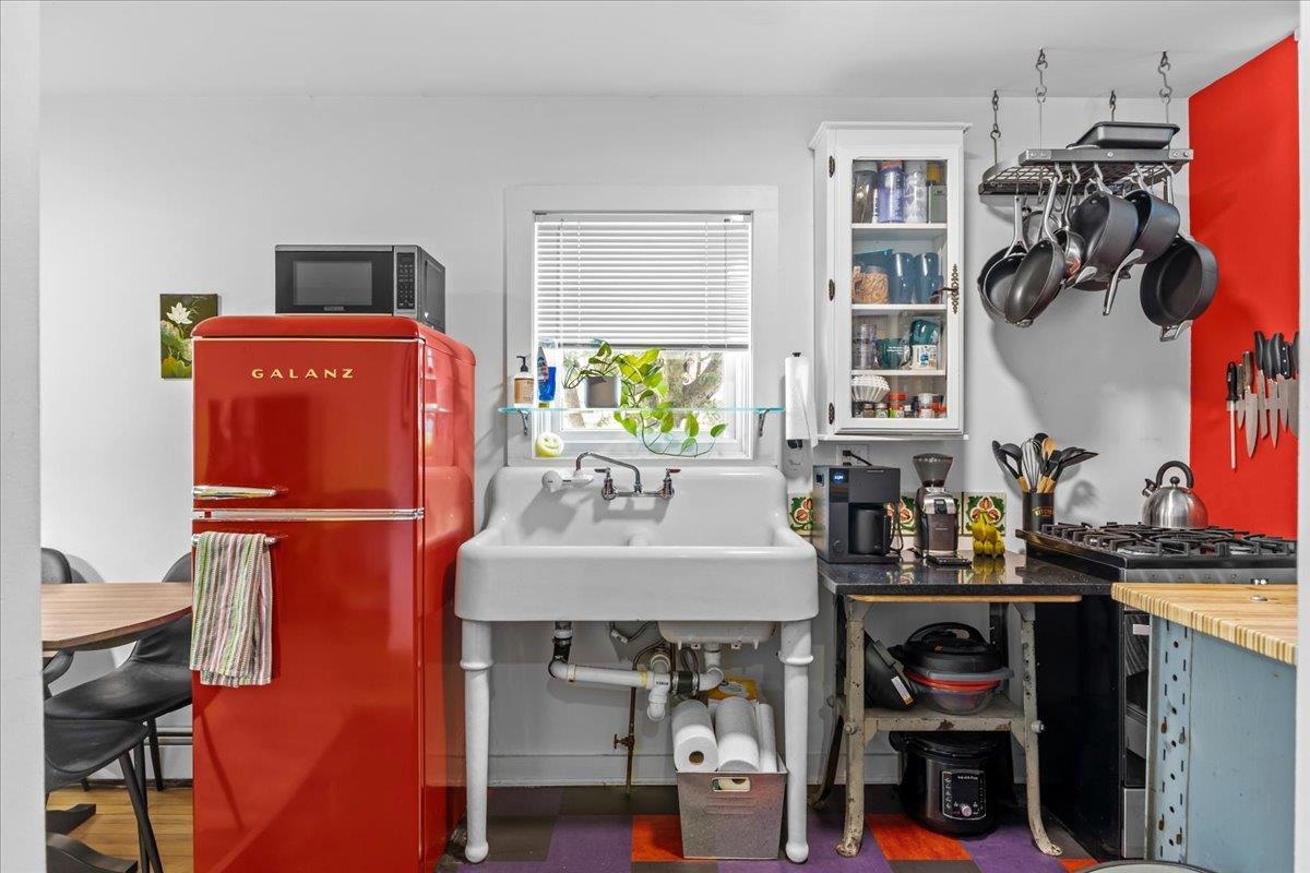 62 Lakeview Terrace, Unit B Burlington, VT 05401 - Photo 14 of 52