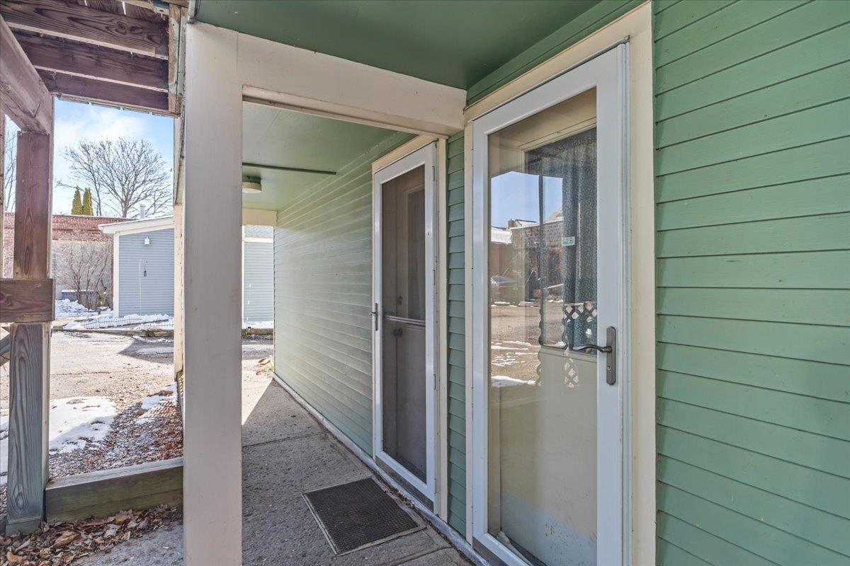 62 Lakeview Terrace, Unit B Burlington, VT 05401 - Photo 3 of 52