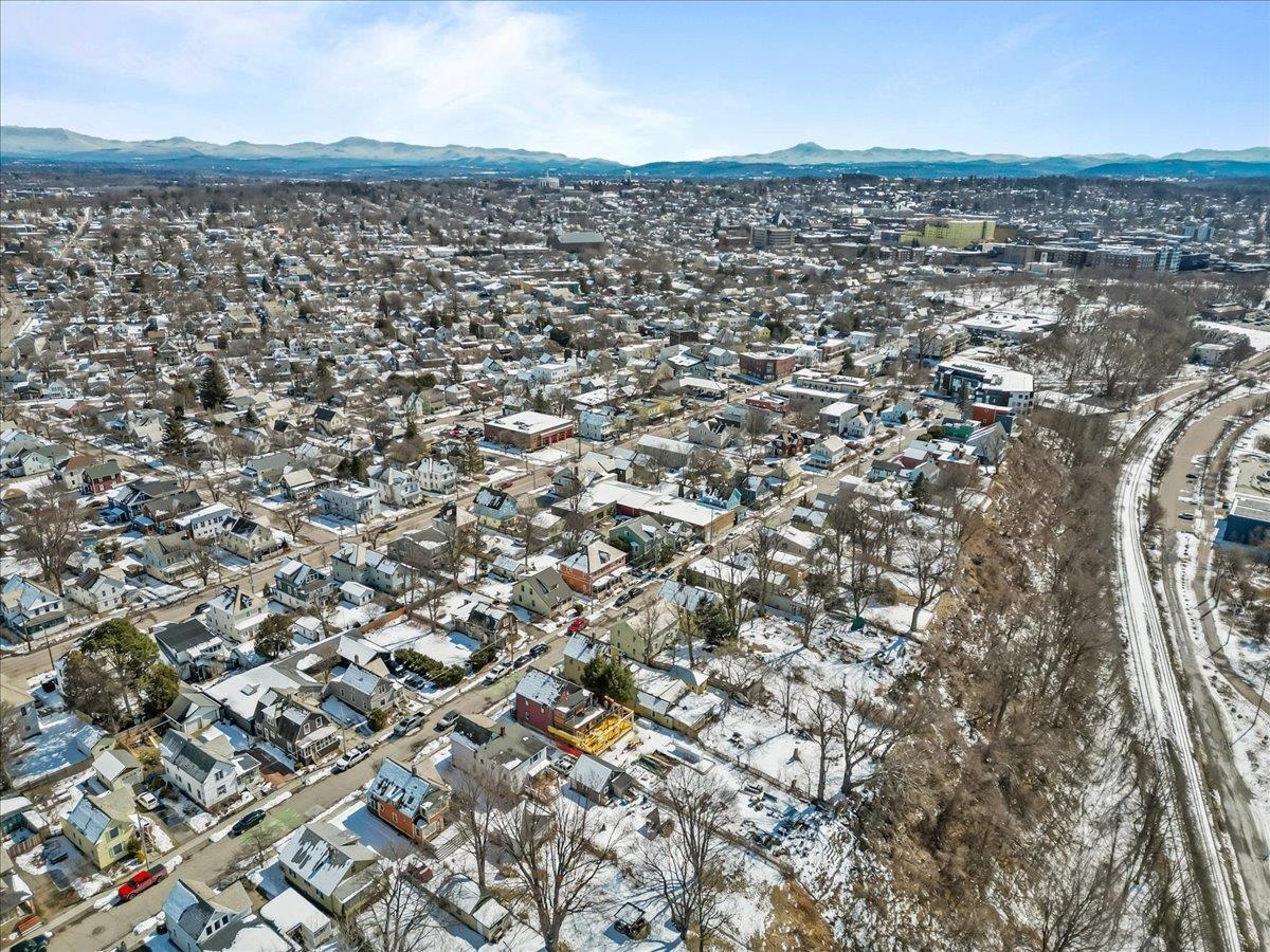 62 Lakeview Terrace, Unit B Burlington, VT 05401 - Photo 38 of 52