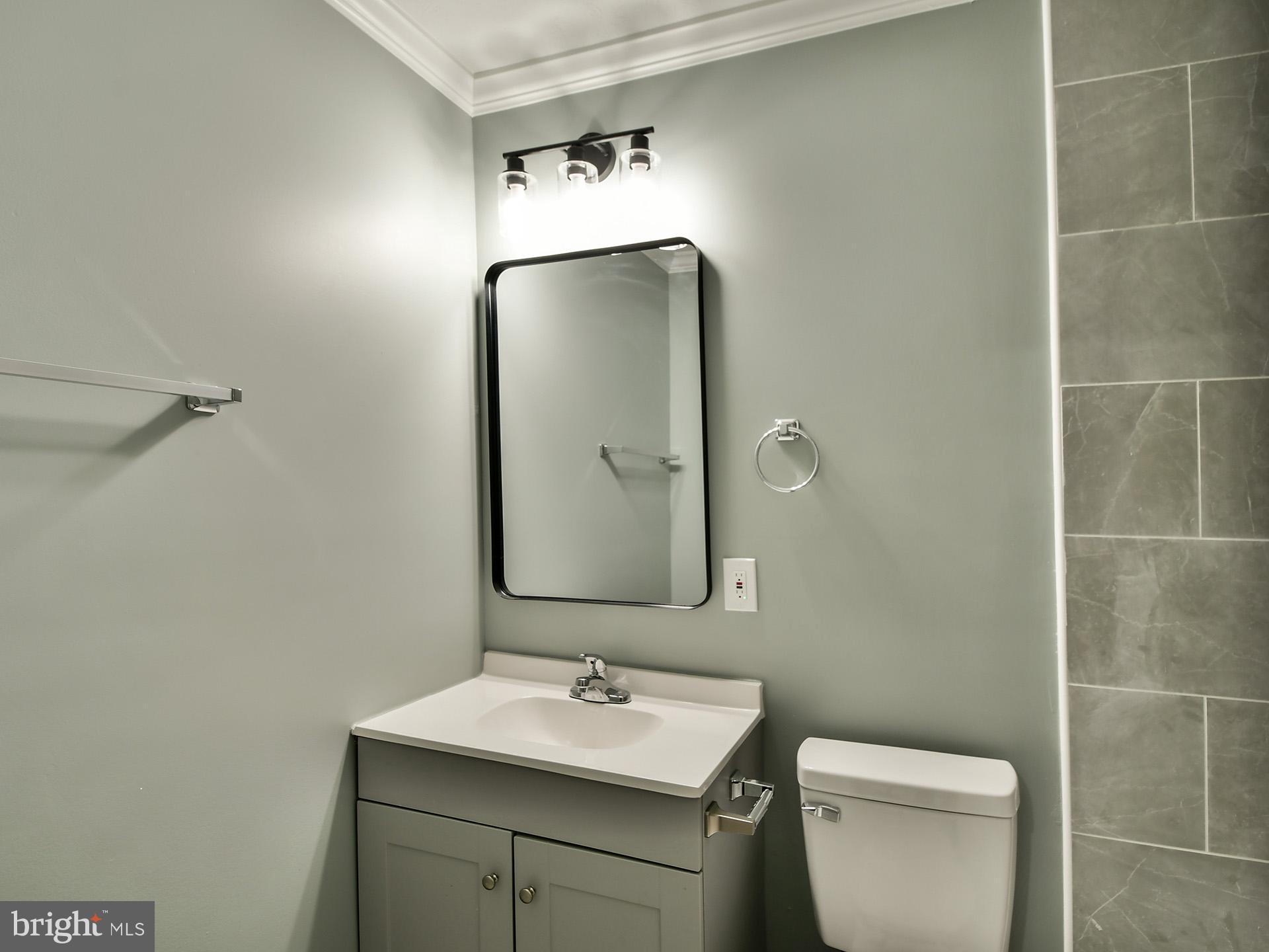 6918 Pine Valley Drive, Unit MAIN Glenn Dale, MD 20769 - Photo 25 of 41 Hallway Bath