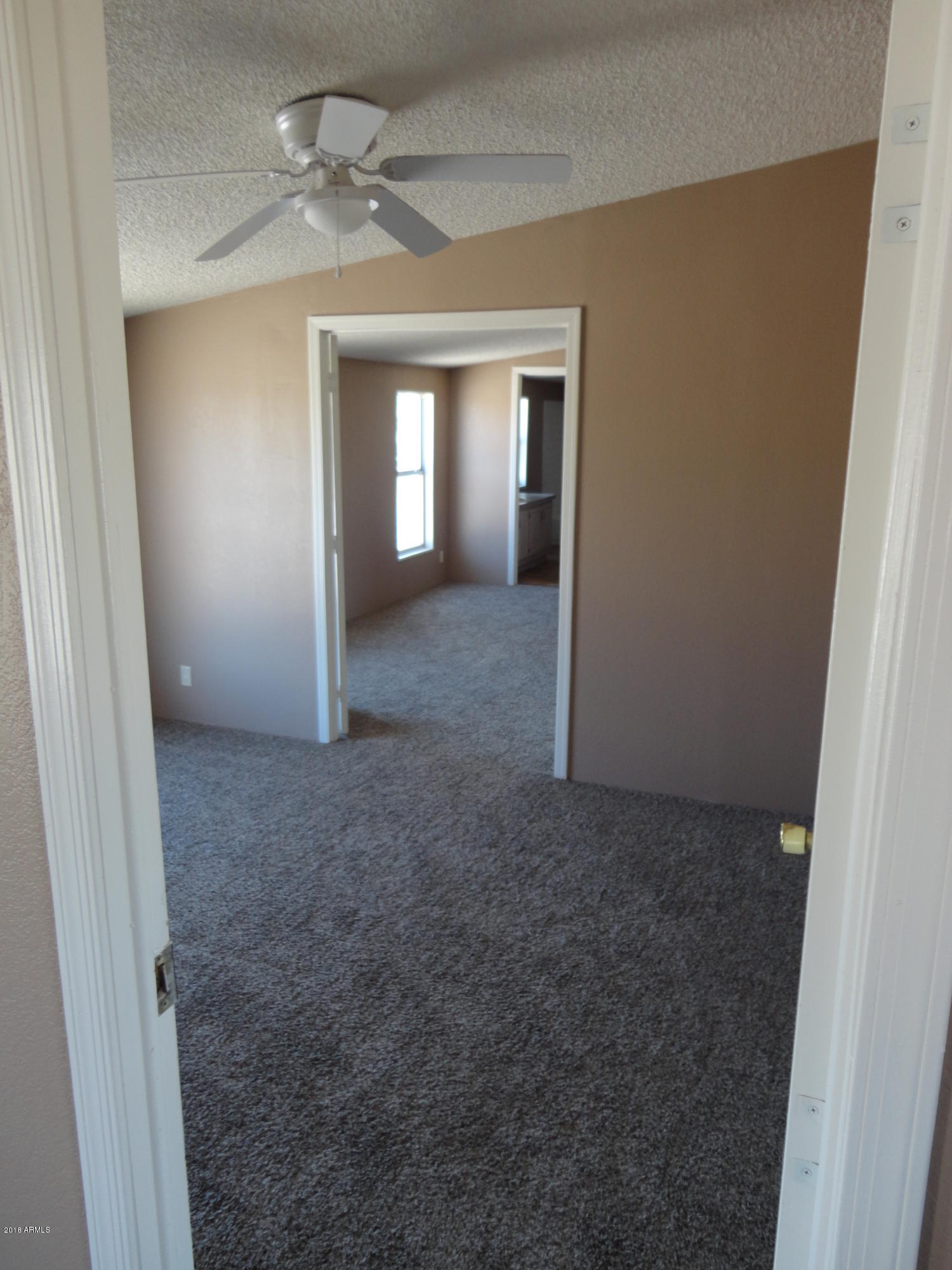 13002 South Zuni Road Buckeye, AZ 85326 - Photo 7 of 31 DSC05558