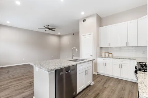 $525,000 | 1321 East 35th Street, Houston, TX 77022