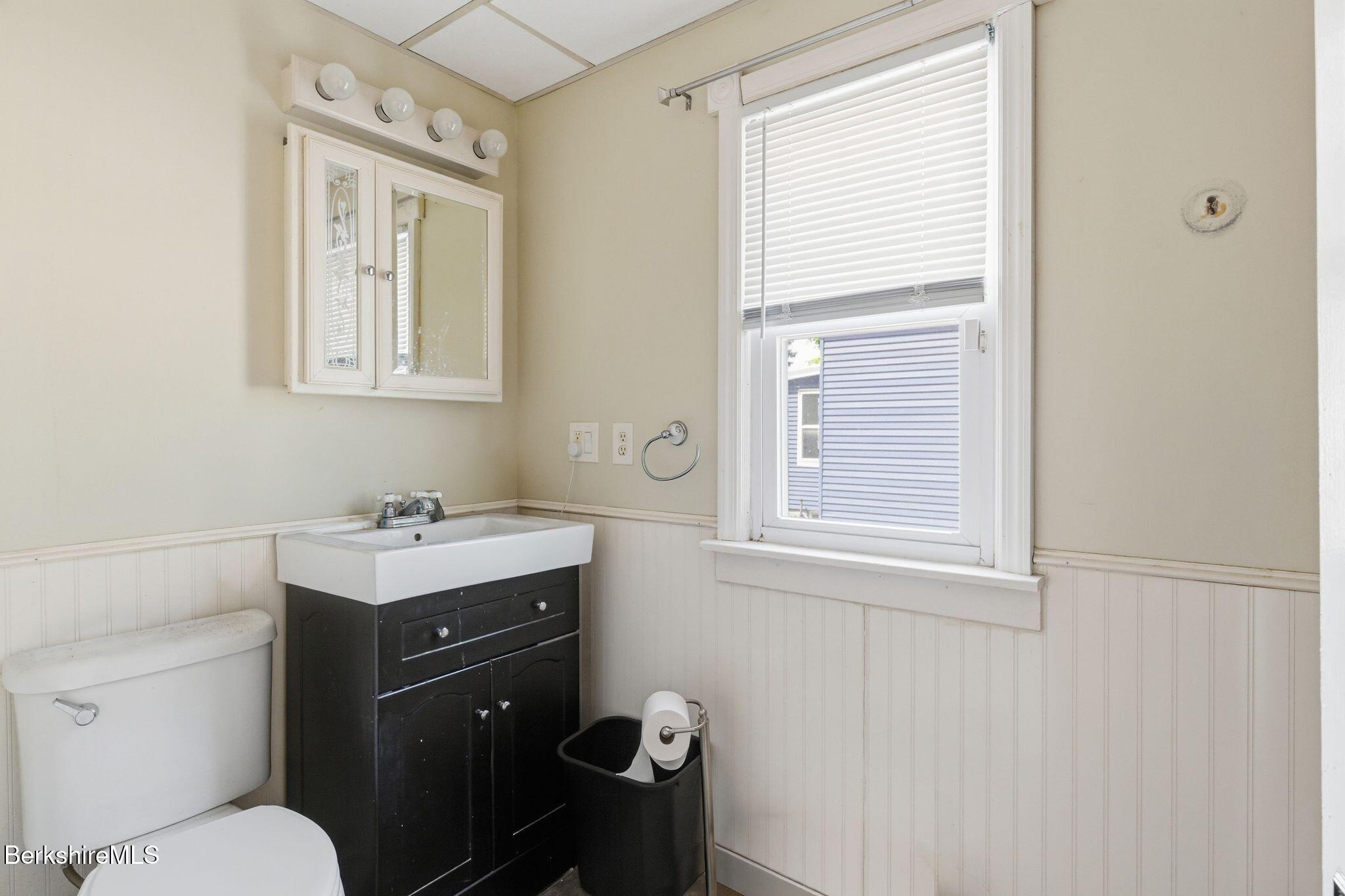 910-912 Granby Road Chicopee, MA 01020 - Photo 36 of 56 First floor apartment