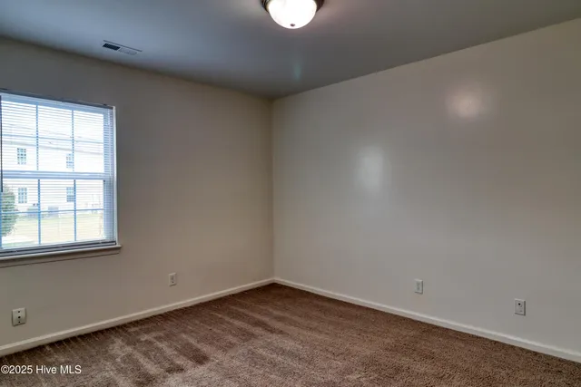 $950 | 2318 Indian Drive, Unit B2, Jacksonville, NC 28546